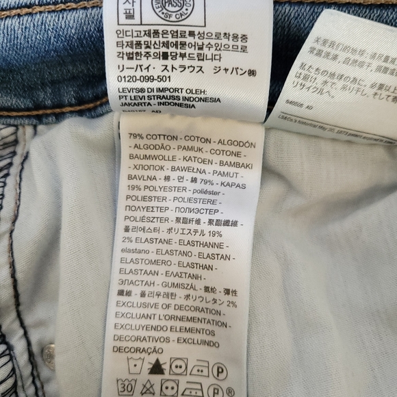 Levi's Classic Crop Jeans, Mid-rise, Light Wash, size 28 "Hawaii Sun" - Picture 8 of 10